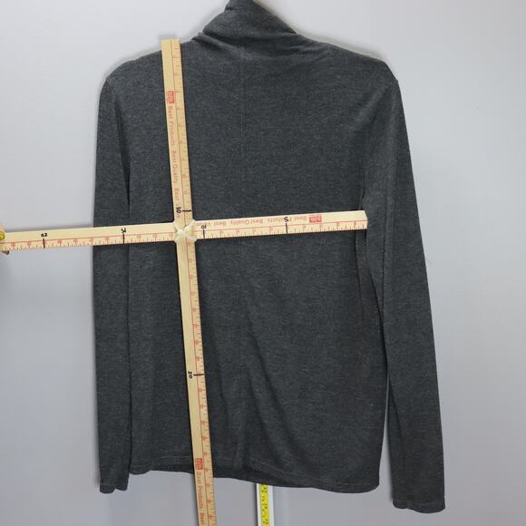 Ann Taylor Gray Lightweight Long Sleeve Turtleneck Top Size M - Picture 3 of 4